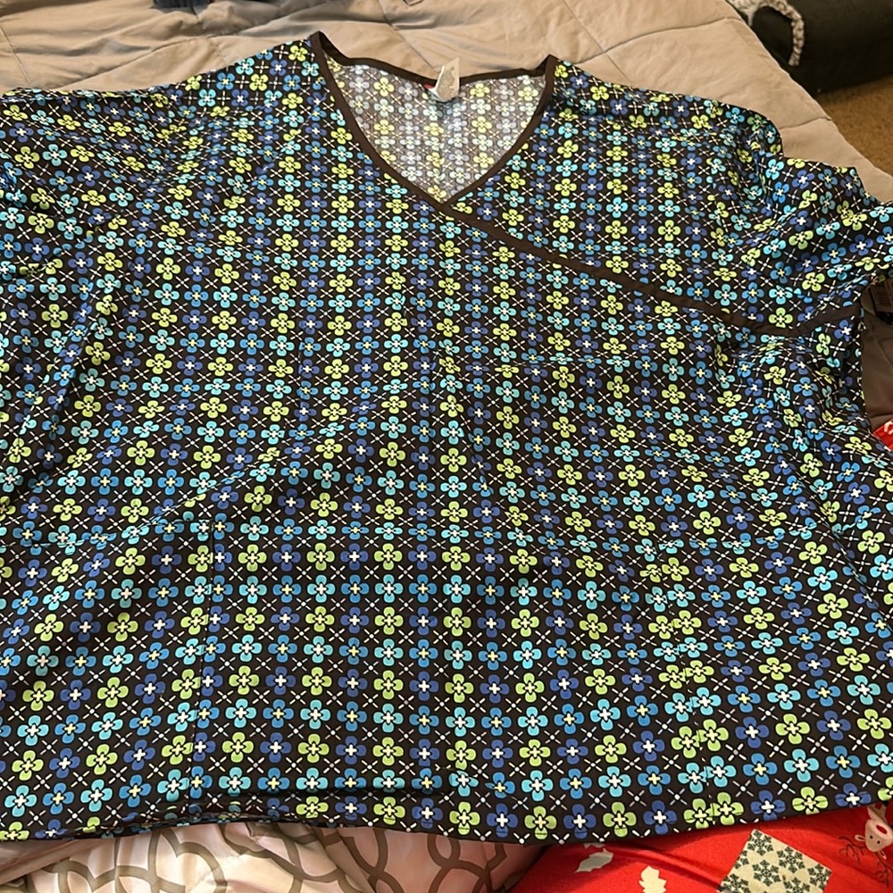 BRAND NEW SCRUB TOP